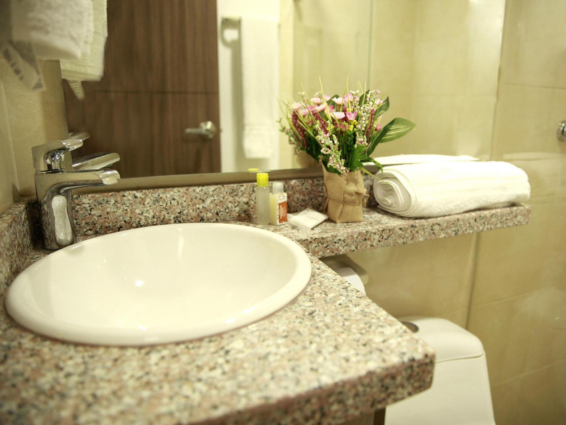 Hotel Prado 72 Inn Барранкилья Экстерьер фото